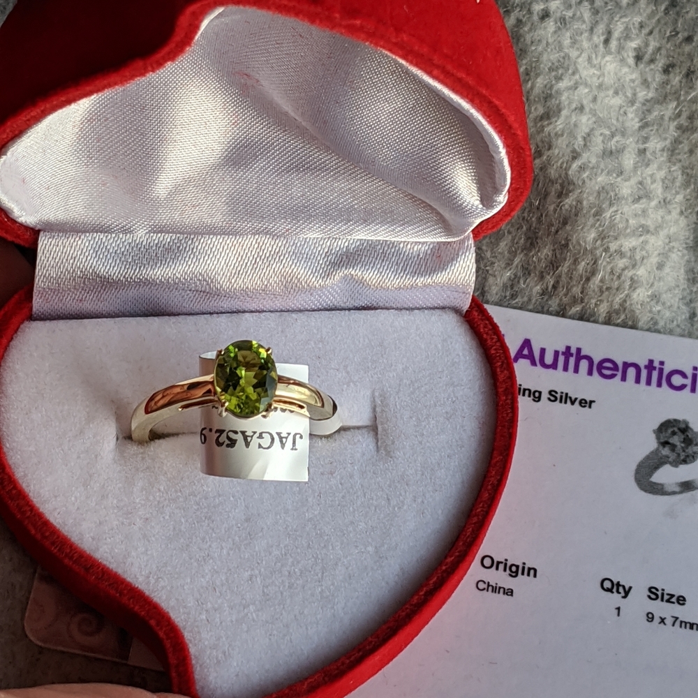 Peridot Ring - Picture 8 of 8